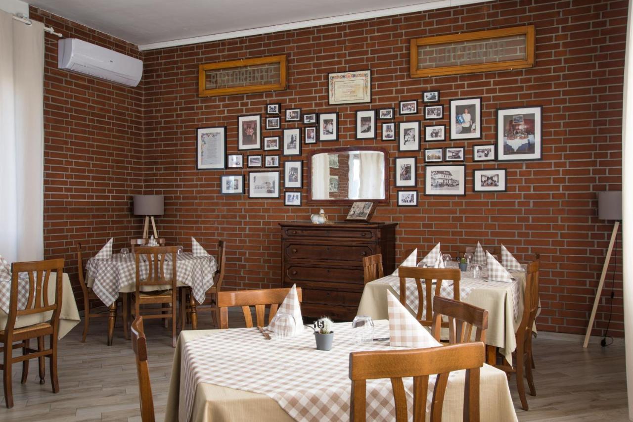 Locanda La Castellana Castello d'Agogna Esterno foto