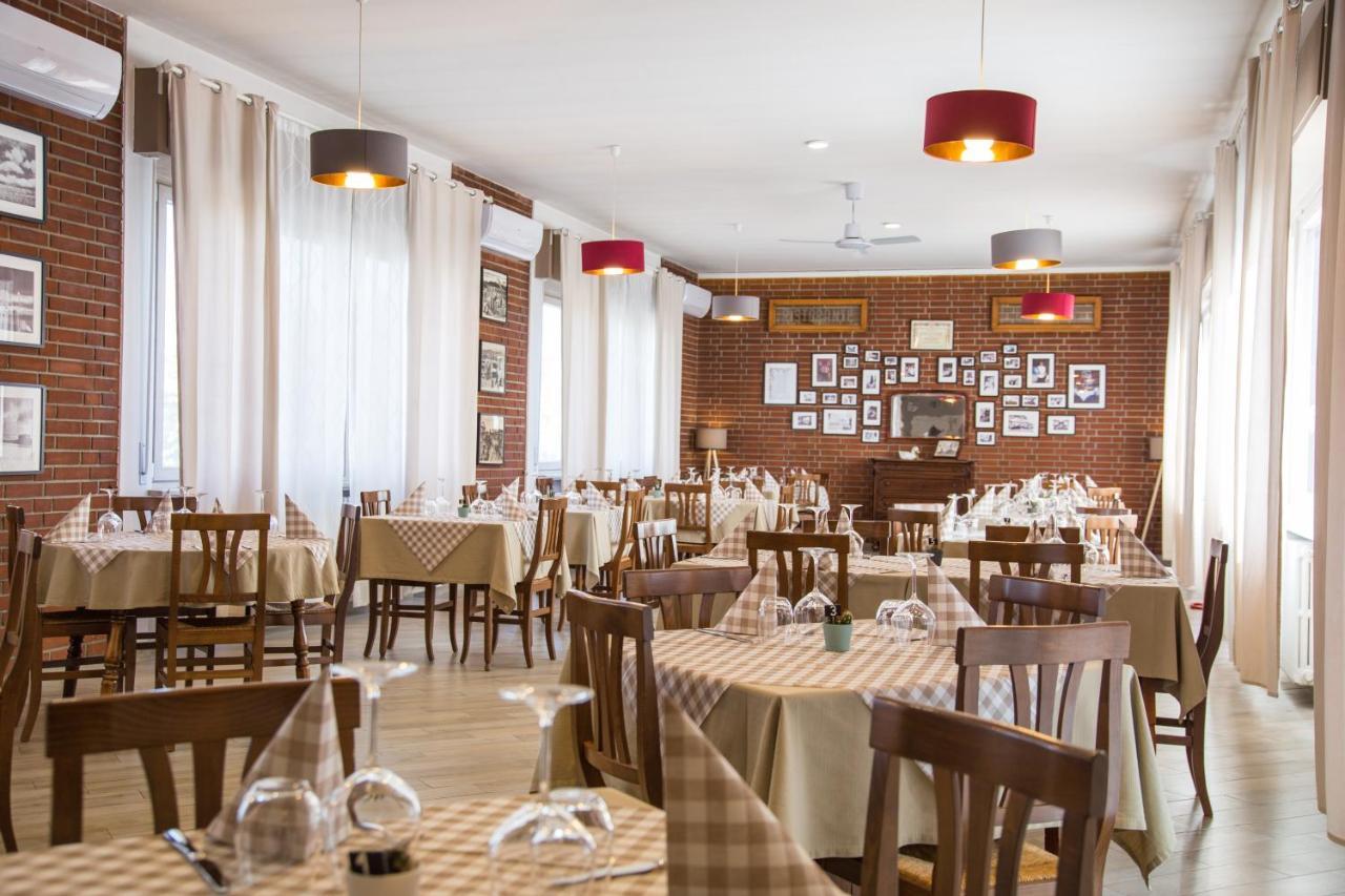 Locanda La Castellana Castello d'Agogna Esterno foto